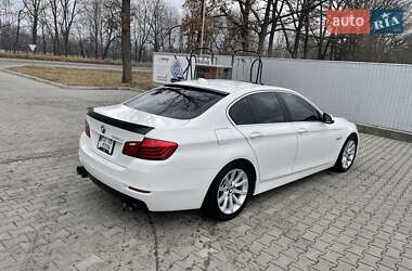 Седан BMW 5 Series 2013 в Новоселице