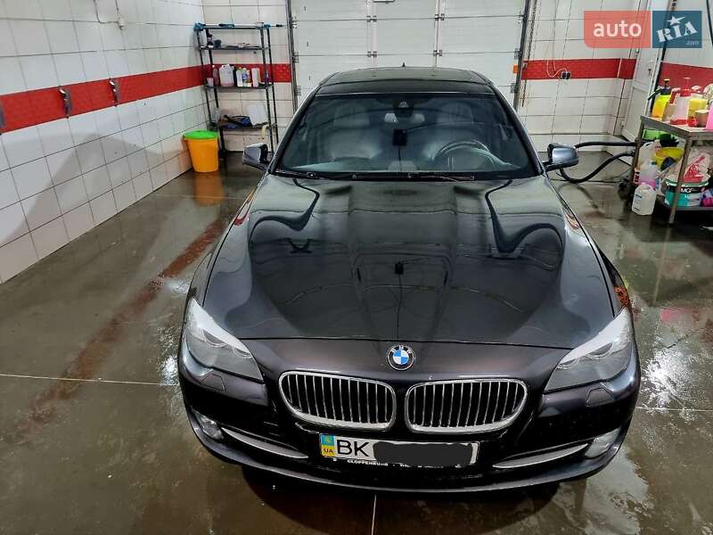 Седан BMW 5 Series 2013 в Ровно