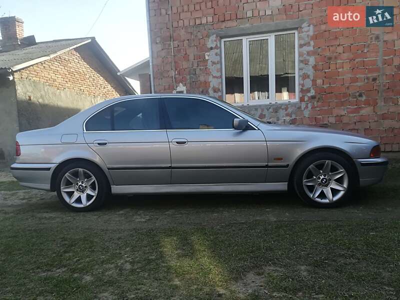 Седан BMW 5 Series 1996 в Чернівцях