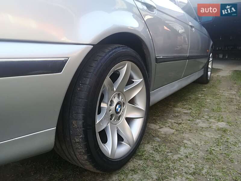 Седан BMW 5 Series 1996 в Чернівцях