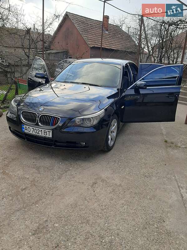 Седан BMW 5 Series 2004 в Мукачевому