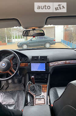 Седан BMW 5 Series 2001 в Черноморске