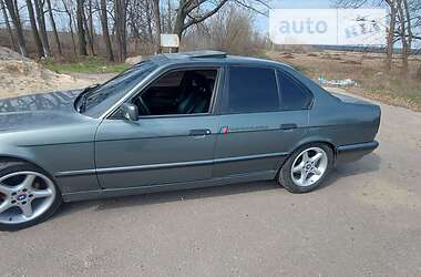Седан BMW 5 Series 1990 в Чугуеве