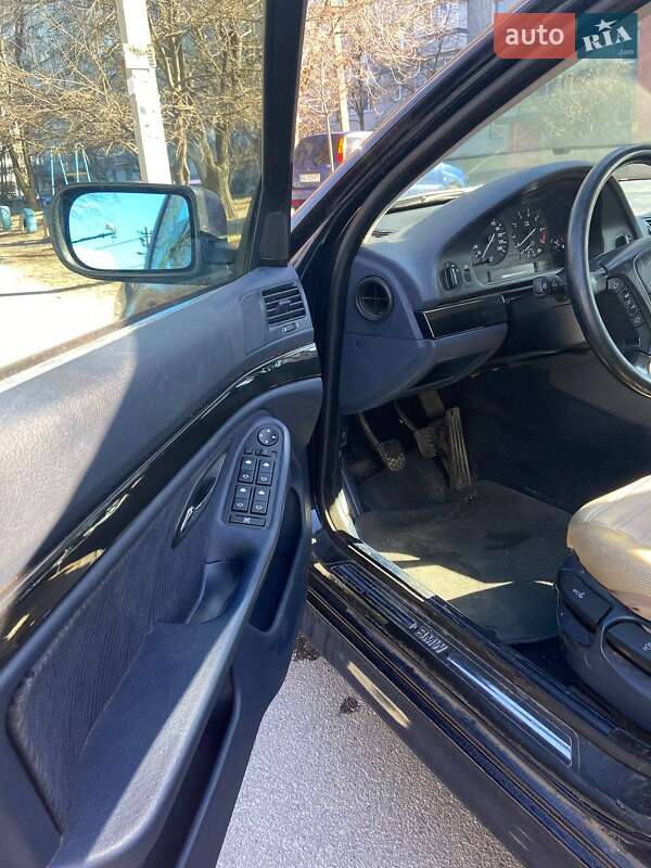 Седан BMW 5 Series 2001 в Днепре