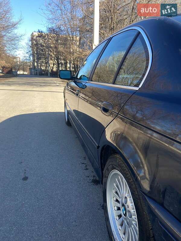 Седан BMW 5 Series 2001 в Днепре