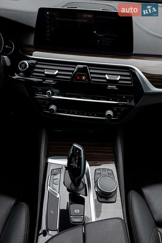 Седан BMW 5 Series 2017 в Киеве фото 18 Седан BMW 5 Series 2017 в Киеве