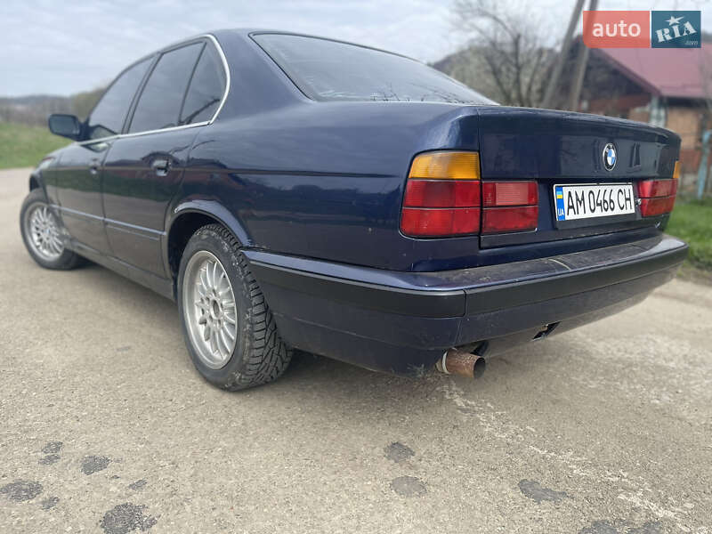 Седан BMW 5 Series 1989 в Сколе