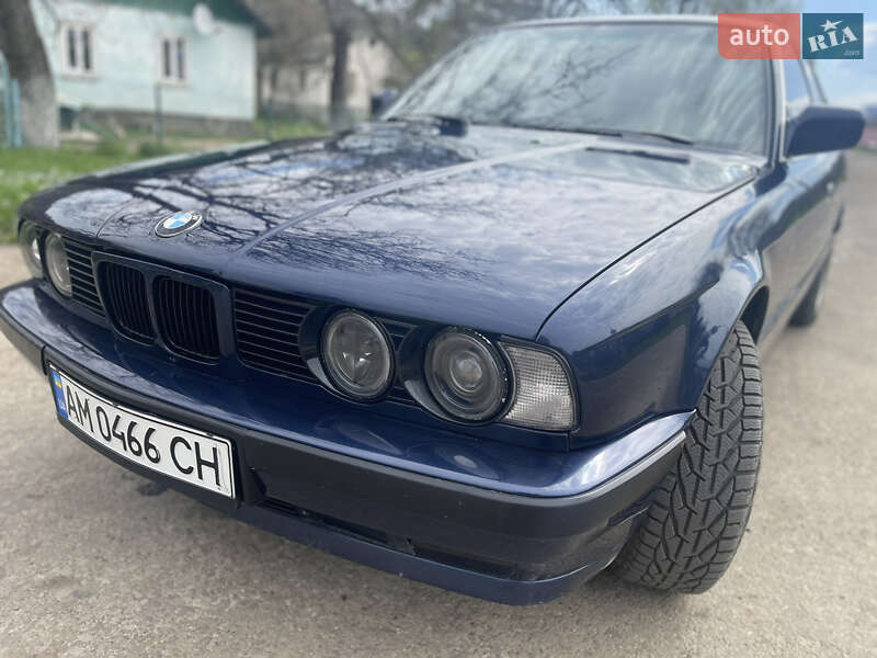 Седан BMW 5 Series 1989 в Сколе