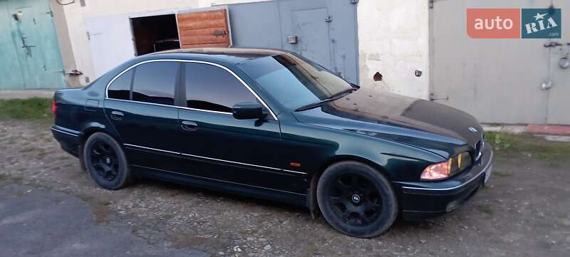 Седан BMW 5 Series 2000 в Львове