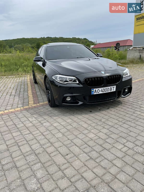 Седан BMW 5 Series 2013 в Іршаві