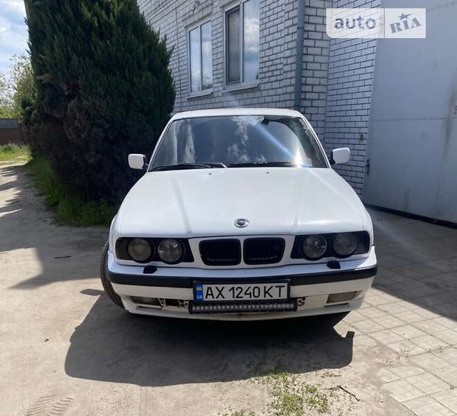 Седан BMW 5 Series 1990 в Харкові