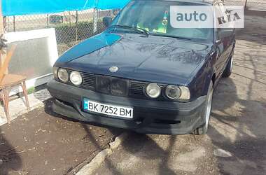 Седан BMW 5 Series 1992 в Ровно
