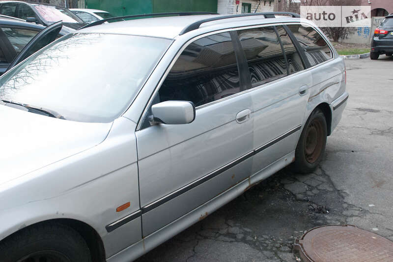 Универсал BMW 5 Series 1998 в Киеве