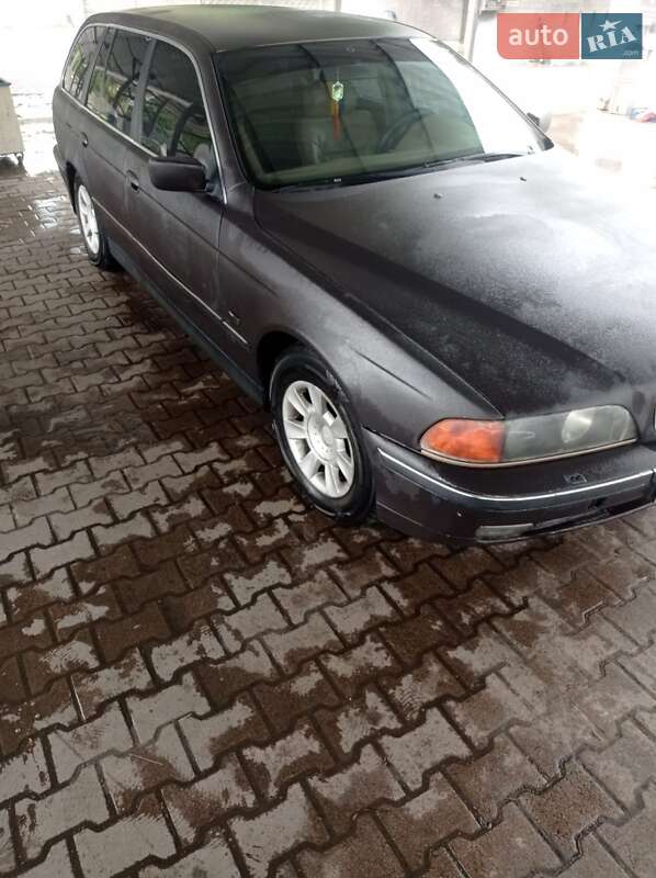 Універсал BMW 5 Series 2000 в Сумах