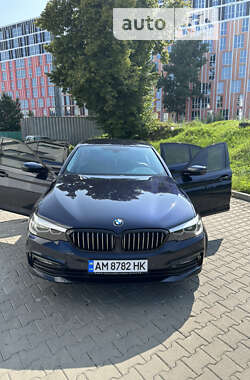 Седан BMW 5 Series 2016 в Вишневом