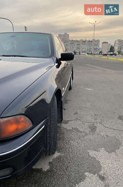 Седан BMW 5 Series 1998 в Киеве