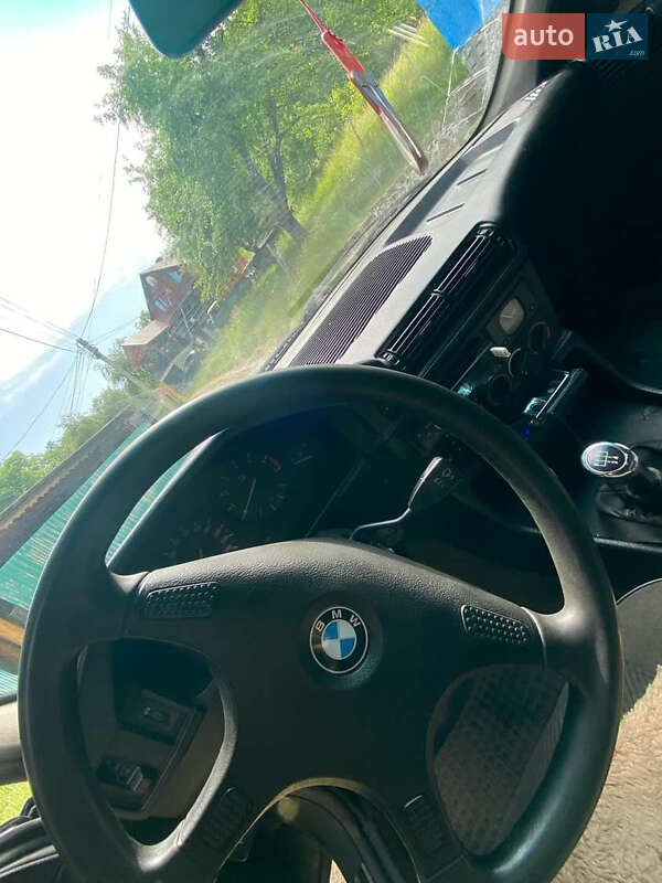 Седан BMW 5 Series 1989 в Рахові