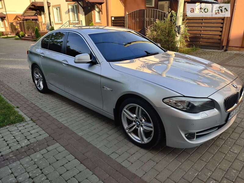 Седан BMW 5 Series 2010 в Ирпене
