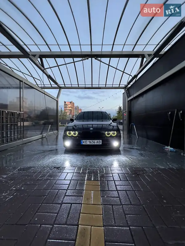 Седан BMW 5 Series 2001 в 