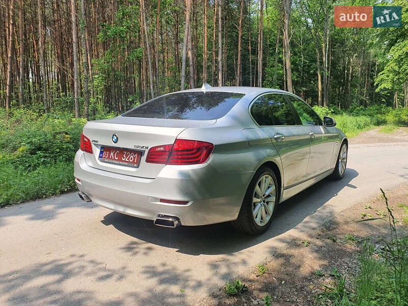 Седан BMW 5 Series 2015 в Новояворовске