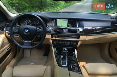 Седан BMW 5 Series 2015 в Новояворовске