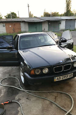 Седан BMW 5 Series 1994 в Бершади