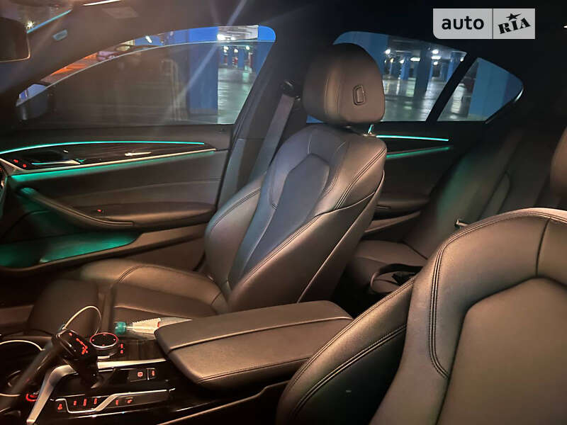 Седан BMW 5 Series 2018 в Львове