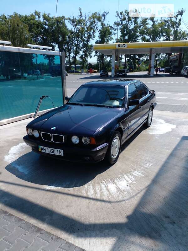 Седан BMW 5 Series 1995 в Добропіллі