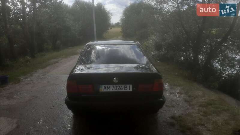 Седан BMW 5 Series 1990 в Житомире