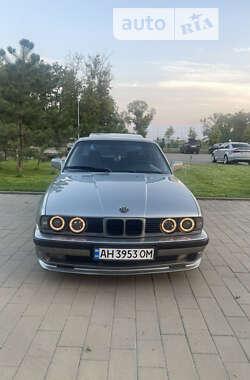 Седан BMW 5 Series 1988 в Краматорську