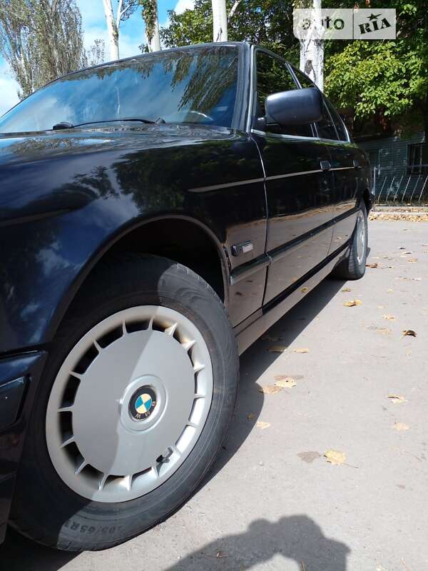 Седан BMW 5 Series 1995 в Добропіллі