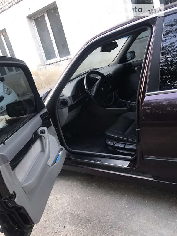 Седан BMW 5 Series 1995 в Харькове