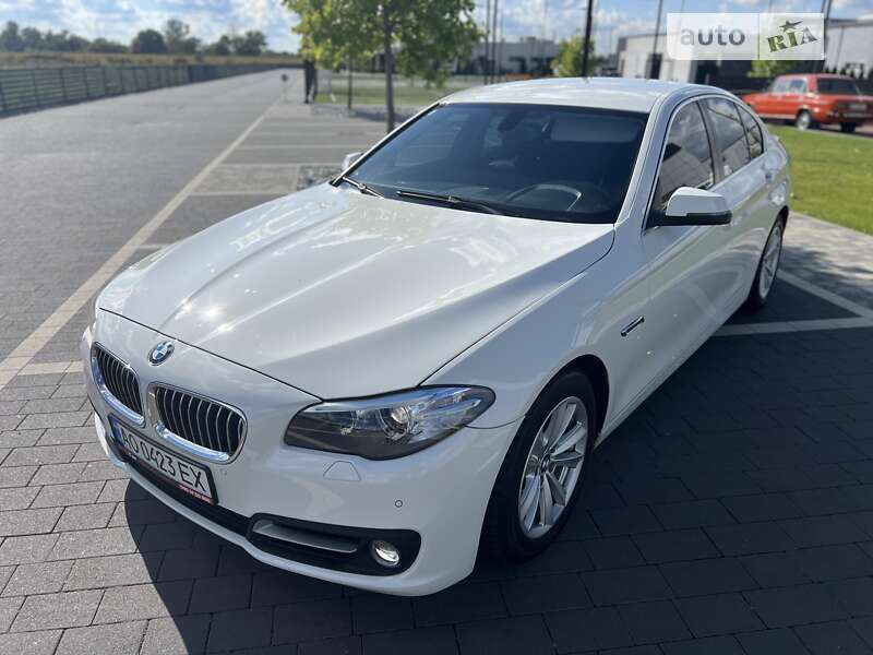Седан BMW 5 Series 2016 в Мукачево