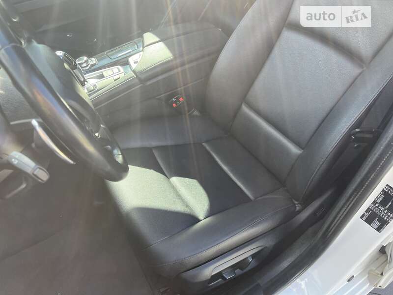 Седан BMW 5 Series 2016 в Мукачево