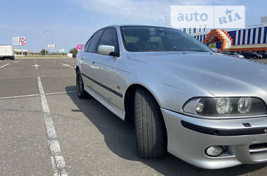 Седан BMW 5 Series 2000 в 