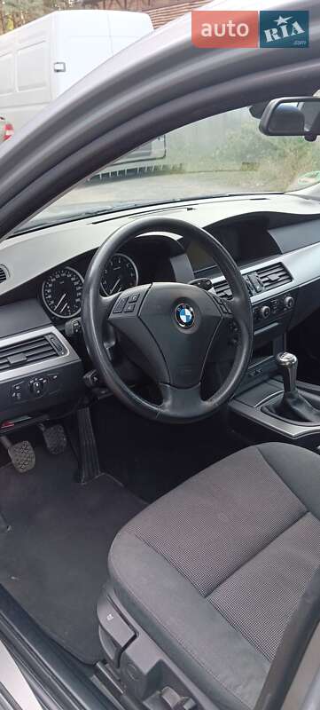 Седан BMW 5 Series 2004 в Костопілі