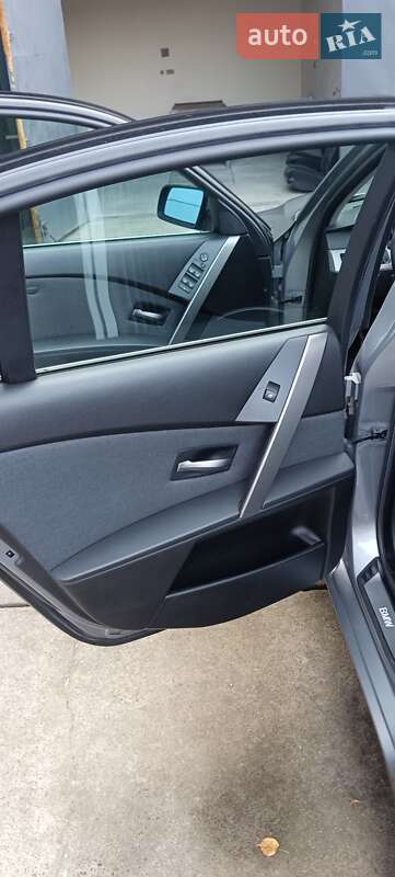 Седан BMW 5 Series 2004 в Костопілі