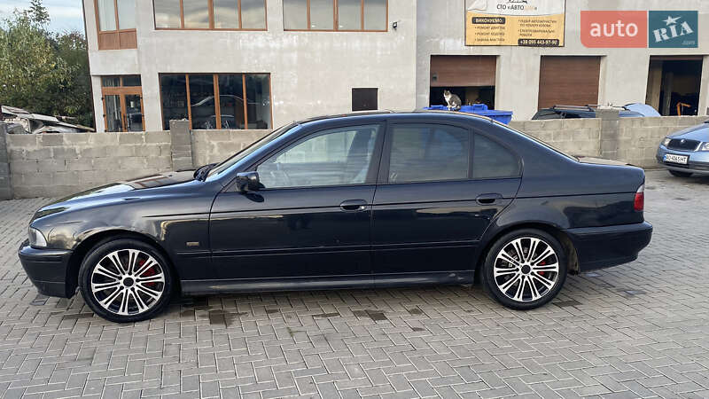 Седан BMW 5 Series 2001 в Ужгороді