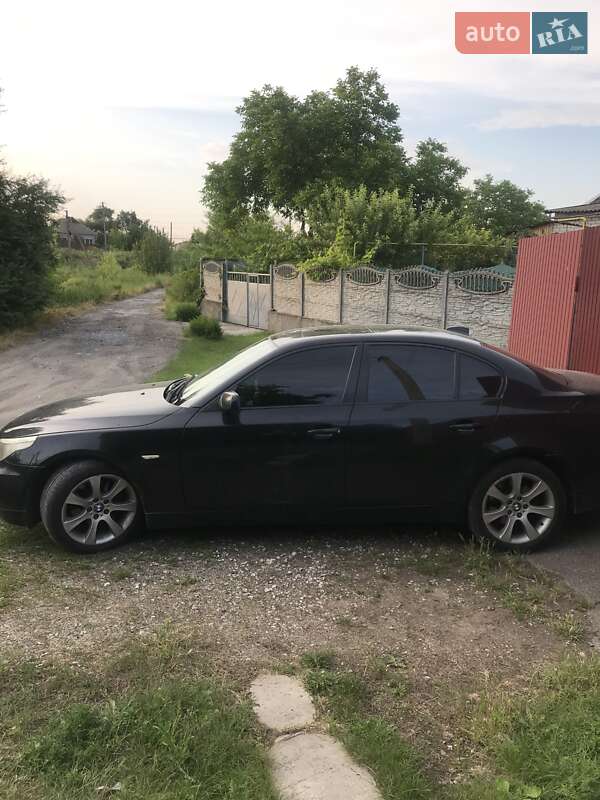 Седан BMW 5 Series 2004 в Запоріжжі