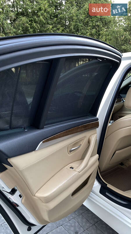 Седан BMW 5 Series 2010 в Львові