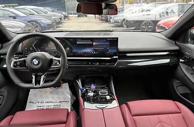 Седан BMW 5 Series 2023 в 