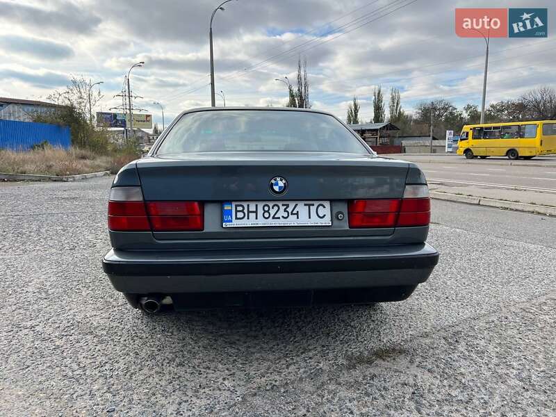Седан BMW 5 Series 1989 в Одессе