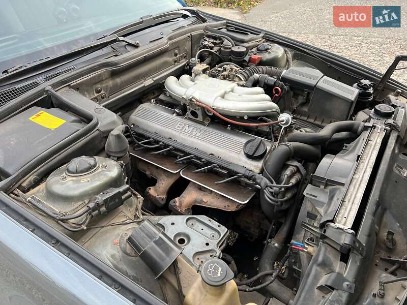 Седан BMW 5 Series 1989 в Одессе