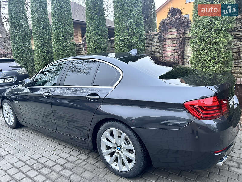 Седан BMW 5 Series 2015 в Черновцах