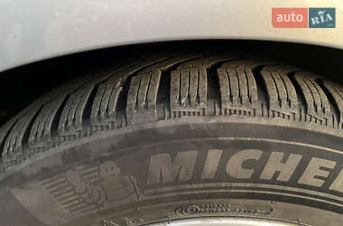 Седан BMW 5 Series 2012 в 