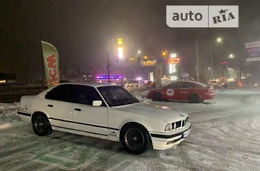 Седан BMW 5 Series 1992 в Киеве