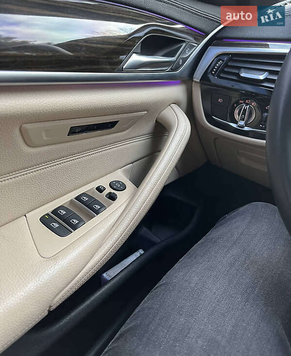 Седан BMW 5 Series 2017 в Черновцах