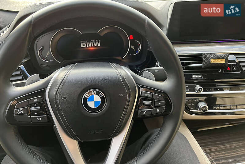 Седан BMW 5 Series 2017 в Черновцах