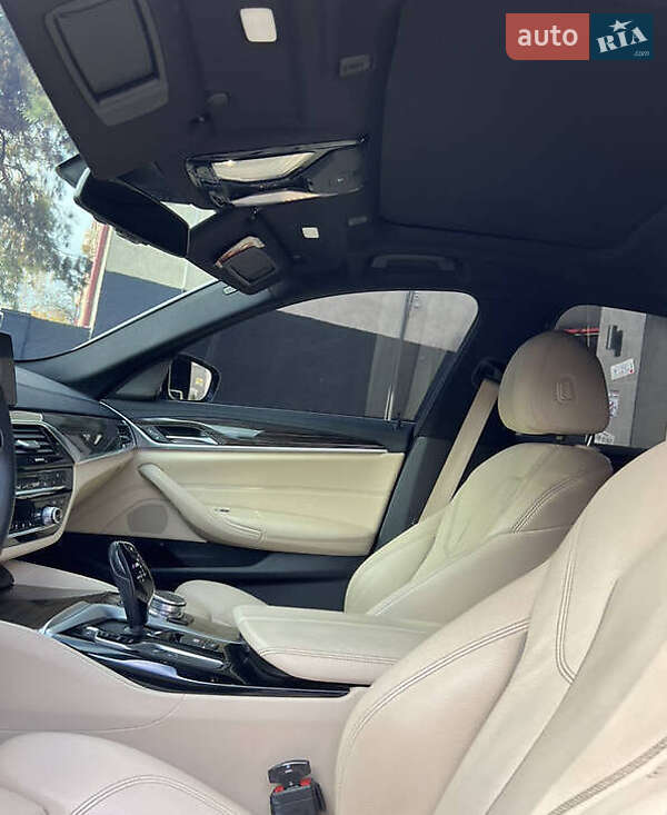 Седан BMW 5 Series 2017 в Черновцах