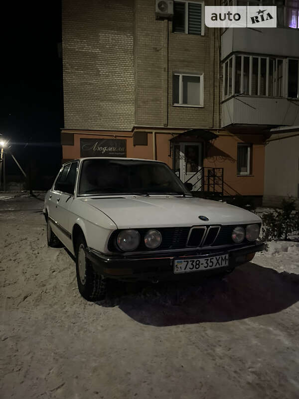 Седан BMW 5 Series 1985 в Славуті